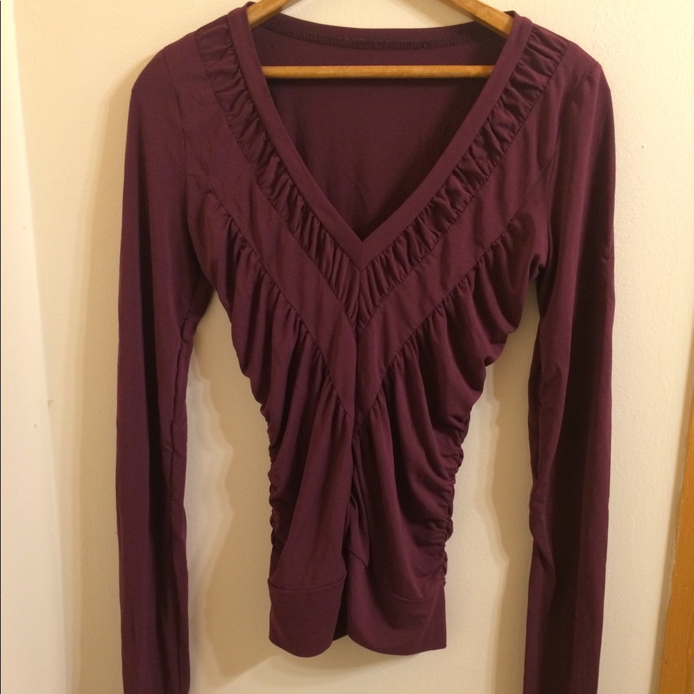 🌺Form Fitting Long Sleeve Plunge Top